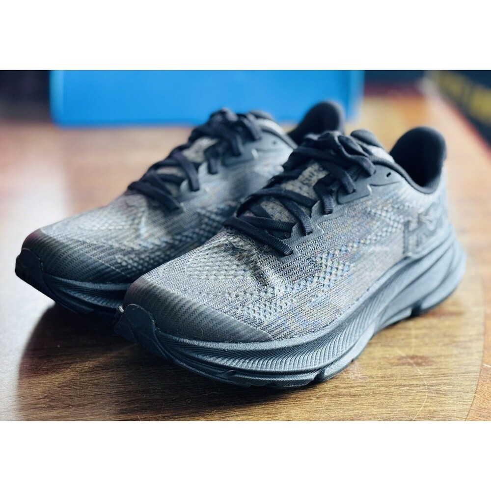 Youth Size 4 HOKA Clifton 9 Women’s Size 5.5 Black Carbon Black 1131170-BBNB NIB